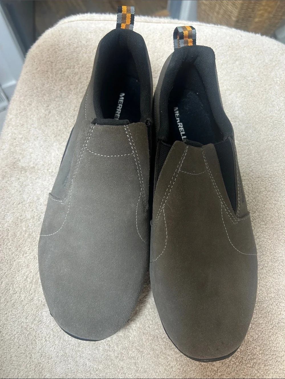 MERRELL JUNGLEOC slip on smoke gray suede hiking/walking shoes. Mens size 7 EUC